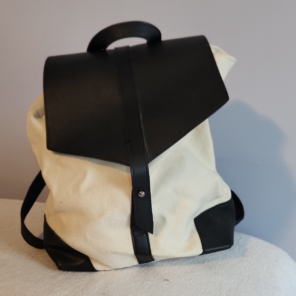 Black and Cream Men's Backpack